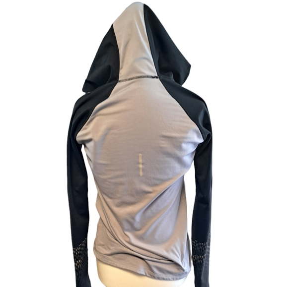 REEBOK WOMEN'S LONG SLEEVE HOODED SIZE SMALL GREY AND BLACK ZIPPER SWEATSHIRT - Picture 5 of 5
